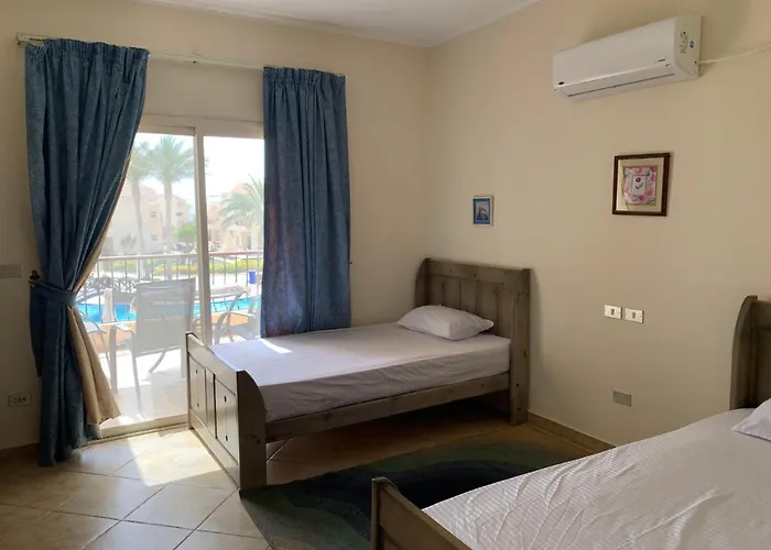 With Roof At Laguna Bay- Ain Sokhna - شالية غرفتين مكيف بالكامل بالرووف قرية لاجونا باي - العين السخنة * Айн-Сохна