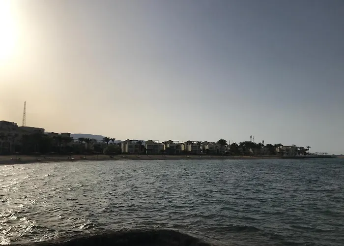 With Roof At Laguna Bay- Ain Sokhna - شالية غرفتين مكيف بالكامل بالرووف قرية لاجونا باي - العين السخنة Айн-Сохна