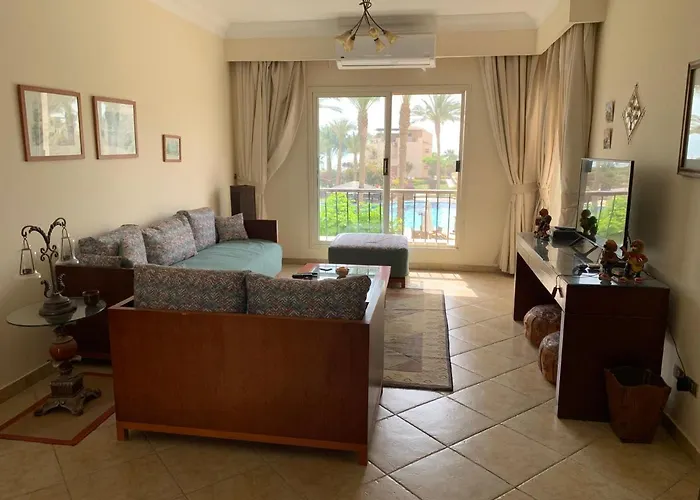 With Roof At Laguna Bay- Ain Sokhna - شالية غرفتين مكيف بالكامل بالرووف قرية لاجونا باي - العين السخنة * Айн-Сохна
