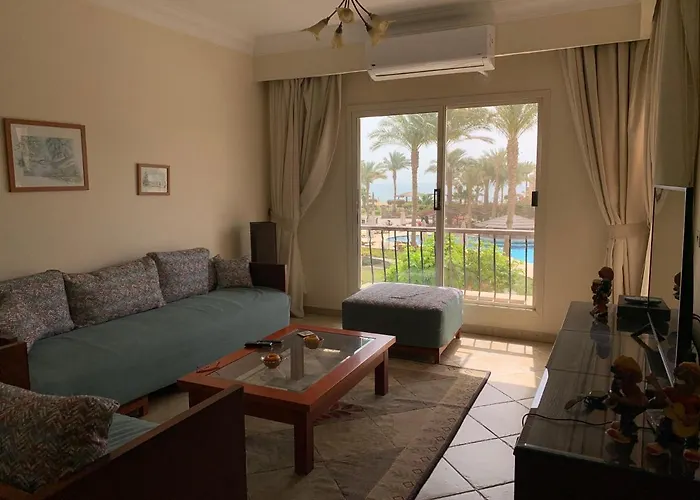 With Roof At Laguna Bay- Ain Sokhna - شالية غرفتين مكيف بالكامل بالرووف قرية لاجونا باي - العين السخنة Айн-Сохна
