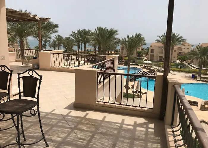 With Roof At Laguna Bay- Ain Sokhna - شالية غرفتين مكيف بالكامل بالرووف قرية لاجونا باي - العين السخنة * Айн-Сохна