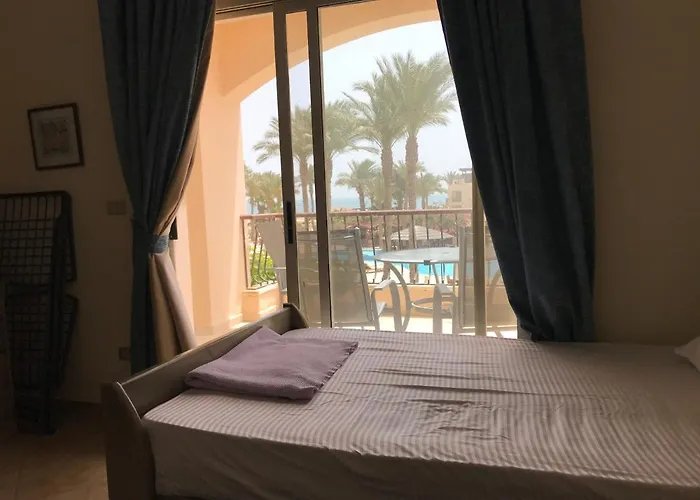With Roof At Laguna Bay- Ain Sokhna - شالية غرفتين مكيف بالكامل بالرووف قرية لاجونا باي - العين السخنة * Айн-Сохна