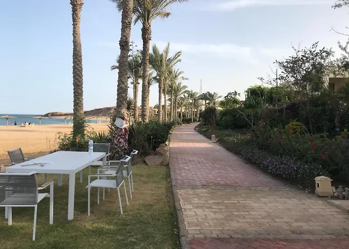With Roof At Laguna Bay- Ain Sokhna - شالية غرفتين مكيف بالكامل بالرووف قرية لاجونا باي - العين السخنة Айн-Сохна