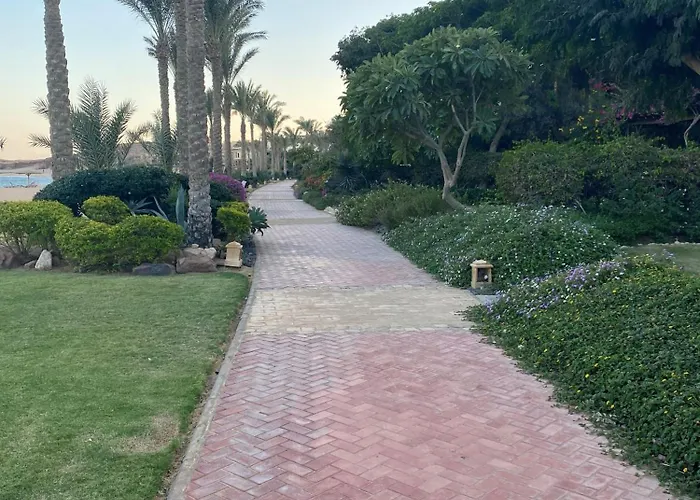 With Roof At Laguna Bay- Ain Sokhna - شالية غرفتين مكيف بالكامل بالرووف قرية لاجونا باي - العين السخنة * Айн-Сохна